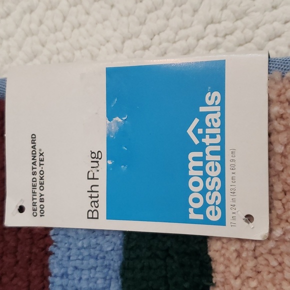ROOM ESSENTIALS BATH RUG - Picture 2 of 6